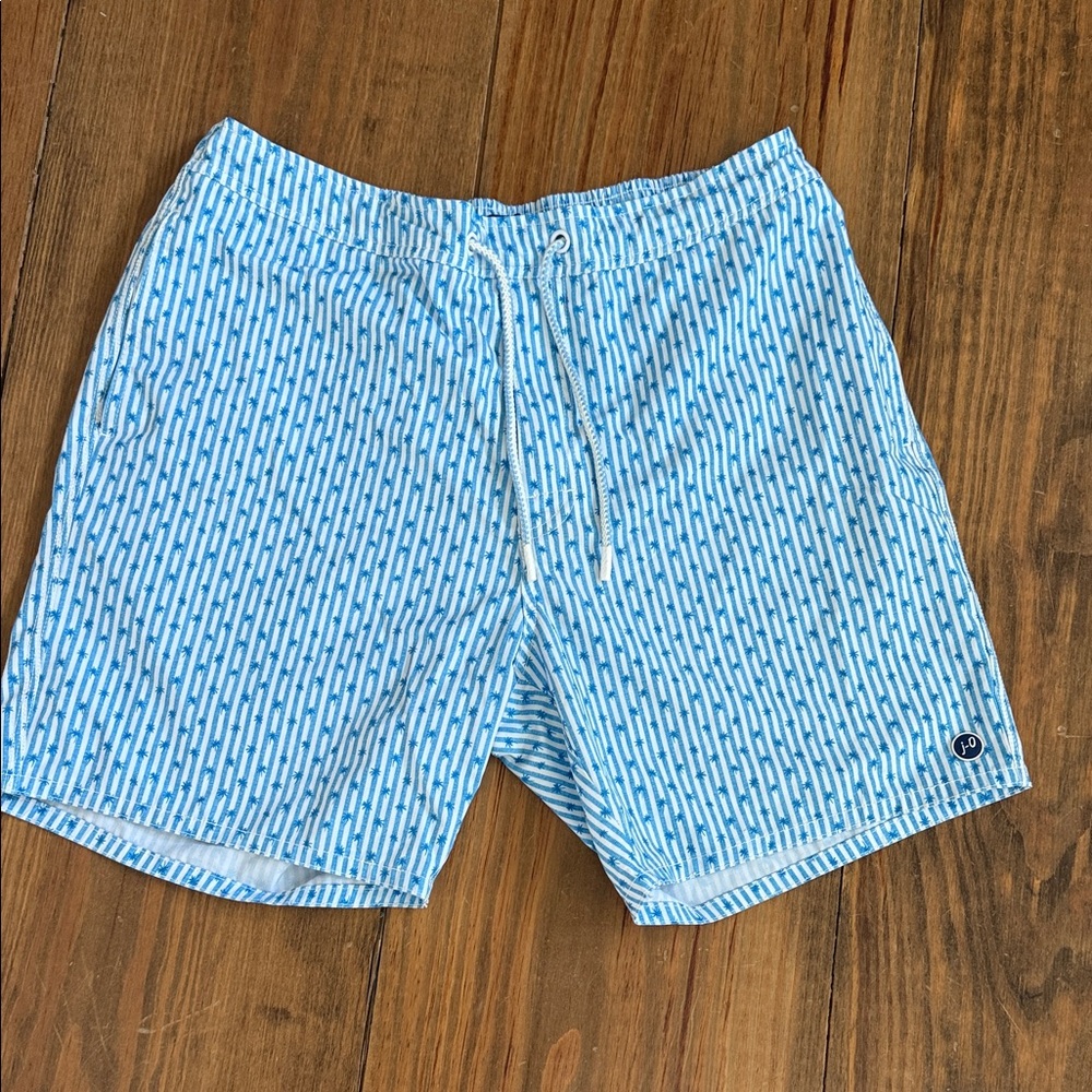johnnie-O Light Blue & White Patterned Swim Trunks Size L Excellent condition.